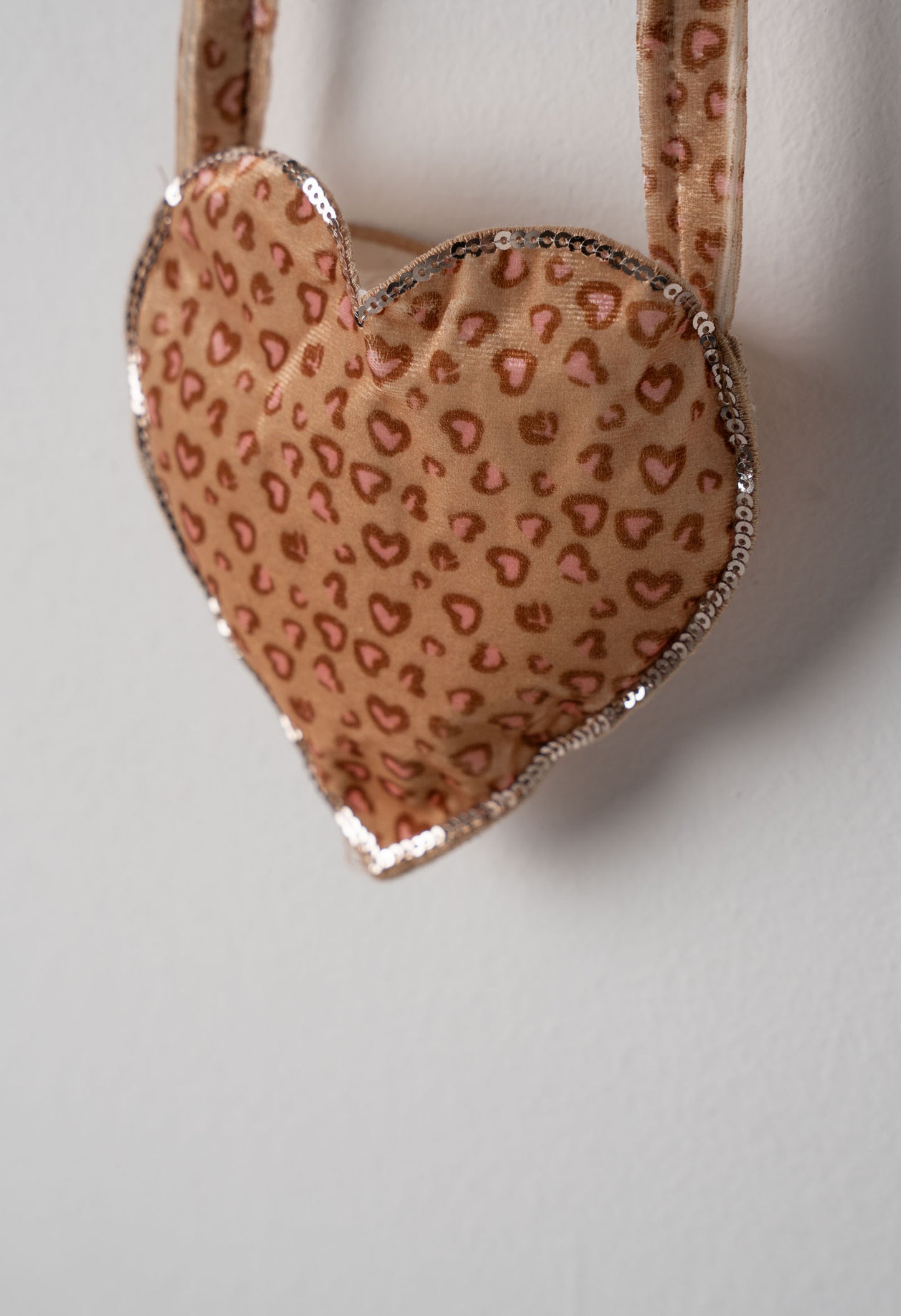 Jumper and trousers with handbag