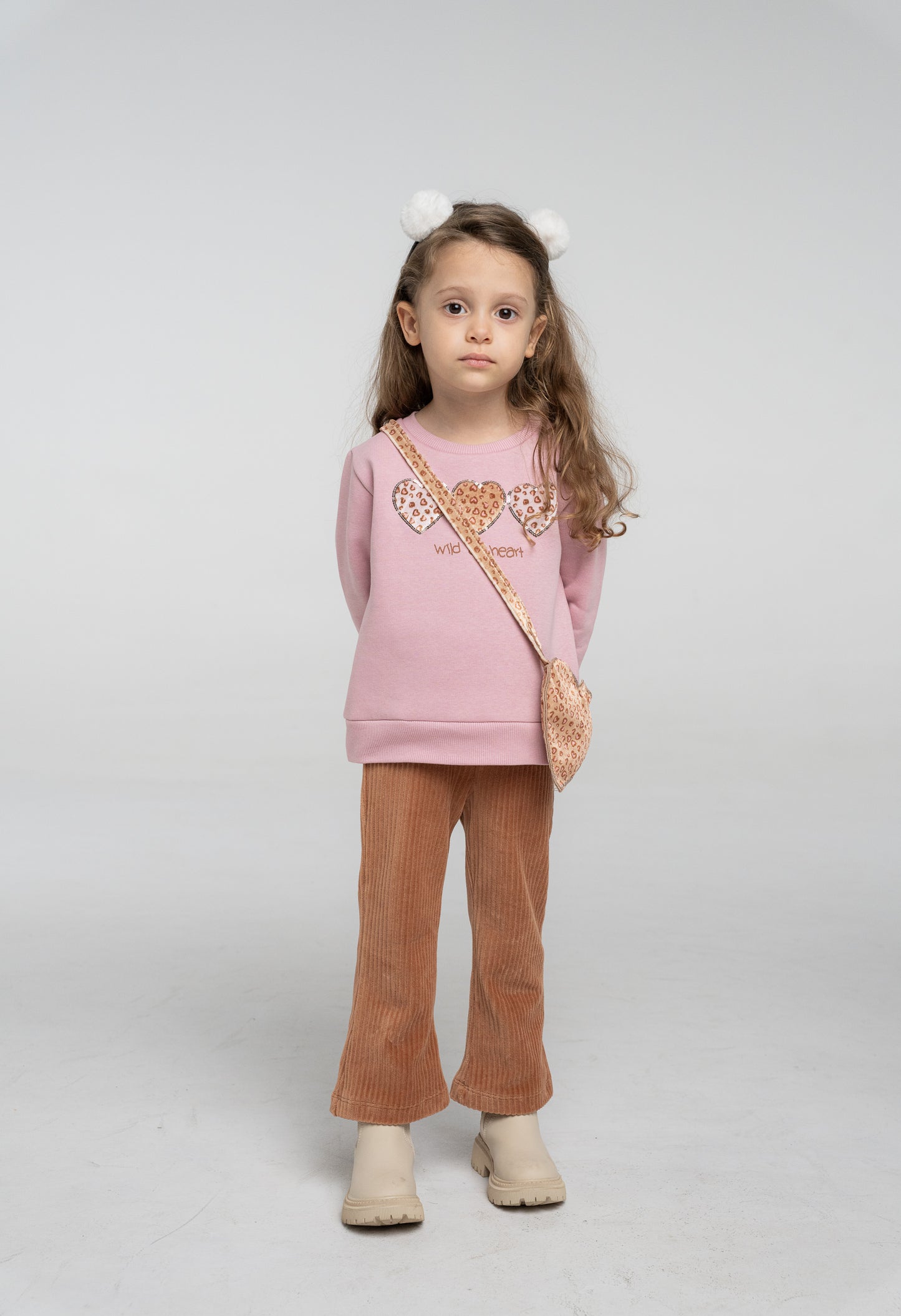 Jumper and trousers with handbag